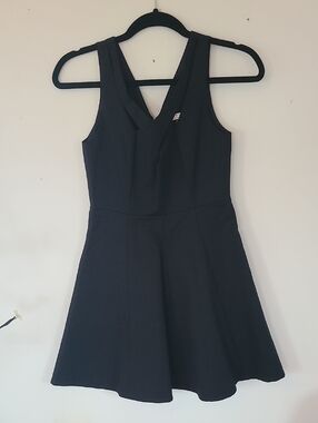 Halston Heritage Black V-Neck A-Line Dress. Sz 0